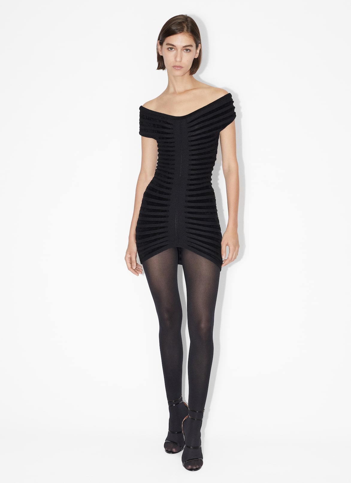 Off-shoulder velvet dress ALAÏA BLACK OFF-SHOULDER VELVET DRESS